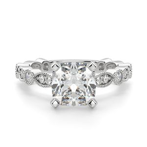 Bague de fiançailles vintage en diamant taillé coussin avec accents pour femme - Product Image 1