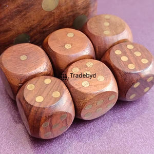 Juego de Dados Poliédricos de Madera Natural de 7 Piezas, Ecológicos y Duraderos para Coleccionistas de Juegos de Rol y Mesa, Tradebyd - Product Image 1