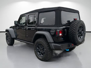 Jeep Wrangler 4xe Base 4WD Híbrido Enchufable 2.0T Turbo PHEV Eléctrico + Gasolina 8AT Todoterreno Usado 2023 en Venta - Product Image 3