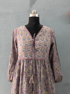 เดรสผ้าฝ้ายระบายอากาศแต่งพู่พร้อมลายดอกไม้เดรสลำลองพิมพ์ลายดอกไม้มีกระดุมพิมพ์ลายของขวัญสำหรับเธอ! - Product Image 5