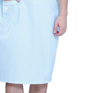 Bata de Hospital Reutilizable y Duradera, Uniforme Unisex para Pacientes con Cierre Completo en la Espalda, en Mezcla de Algodón para Hospitales - Product Image 4