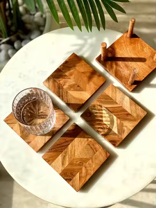 Ensemble de sous-verres en bois artisanal élégant et durable par l'artisanat du croissant - Product Image 4