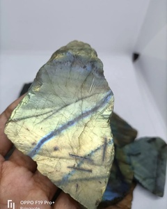 Dalles crues Flash de labradorite Spécimens à affichage flash élevé Dalles crues de labradorite polies Dalles de pierre de bonne qualité pour la décoration - Product Image 3