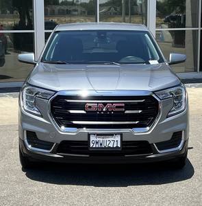 USED 2024 GMC Terrain SLE AWD - Product Image 1