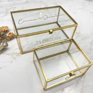 Exclusivo Joyero de Latón y Cristal con Diseño Antiguo, Grabados Detallados, Acabado Pulido Ecológico que lo Convierte en un Tesoro Atemporal - Product Image 2