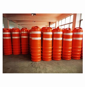 Barrière de route en plastique rempli d'eau pour usage intérieur Baril de sécurité routière intérieur du Pakistan - Product Image 1