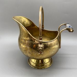 Cubo de carbón de latón de chimenea de lujo con tono histórico y estilo clásico elaborado para interiores refinados y exhibición funcional - Product Image 6