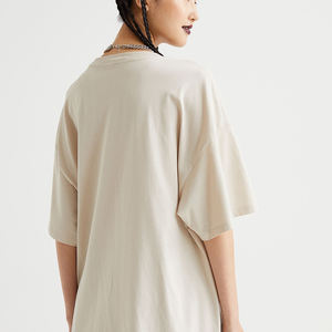 Camiseta de Mujer de Alta Calidad con Estampado Personalizado, con Botones, Transpirable, Corte Regular, Tejido de Poliéster/Algodón |   Personalizable por OEM - Product Image 4