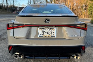 Lexus IS 500 F Sport Performance Premium 2025 Usado en Excelentes Condiciones - Product Image 3