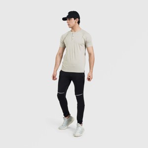 เสื้อยืดแขนสั้นสีเบจ รุ่น M024 ผ้าถักเนื้อหนา ย้อมสีพื้น พิมพ์ลายสกรีน หมายเลขรุ่น - Product Image 4
