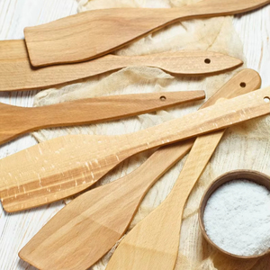 Cuillère en bois de qualité supérieure pour un usage quotidien dans les cuisines domestiques et les restaurants, disponible à un prix abordable en provenance d'Inde - Product Image 1