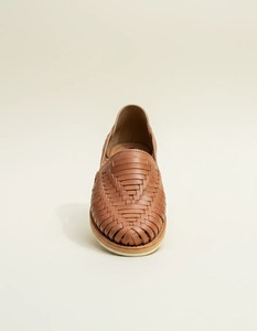 รองเท้าหนังสีแทนแบบถัก สวมใส่สบาย เหมาะสำหรับเดินเล่นกลางแจ้งแบบลำลอง - Product Image 3