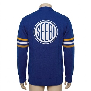 SEEBI SPORTS ผู้ค้าส่งใหม่ รับทำโลโก้ เสื้อคาร์ดิแกนไหมพรมถักลายเคเบิ้ลสีน้ำเงินรอยัลทรงโอเวอร์ไซส์ แบรนด์ Z Phi B Sorority แบบกระดุมสองแถว สไตล์วินเทจสำหรับผู้หญิง - Product Image 2