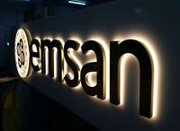 Logo d'entreprise rétroéclairé en métal de vente chaude enseigne lumineuse à LED produits enseigne de logo en acrylique à contre-jour