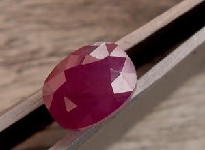 Mehrajudin Gems Pierre précieuse naturelle de 2,68 carats, taille coussin, rubis naturel non chauffé étincelant - pour la fabrication de bijoux de pierre de naissance de juillet - Product Image 5