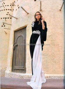 Kaftan largo de nuevo modelo de moda de Qatar con combinación en blanco y negro con bordado blanco en la parte superior - Product Image 2