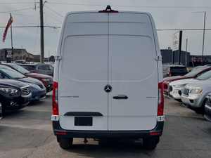 Mercedes-Benz Sprinter Cargo Van 2500 Usada de 2023 a Precio Accesible - Product Image 2