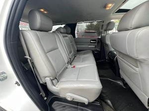 ดีลสุดคุ้ม ปี 2015 โตโยต้า เซควอญ่า ลิมิเต็ด สปอร์ต ยูทิลิตี้ 4 ประตู เกียร์อัตโนมัติ - Product Image 3