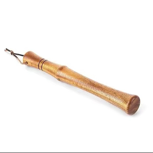 Muddler à cocktail en bois artisanal avec boucle de suspension, outil de bar durable pour un écrasement en douceur des herbes, des agrumes et des boissons artisanales - Product Image 1