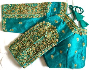 Hermosa Blusa Con Trabajo Hecho A Mano, Zari Y Trabajo De Hilo - Product Image 3