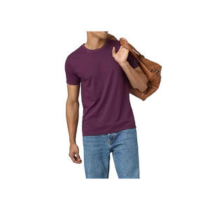 T-shirts en coton haut de gamme à coupe classique offrant un mélange parfait de confort et de style avec un tissu respirant et agréable. - Product Image 5