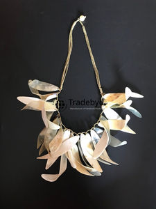 Collar de cuerno Tradebyd, joyería hecha a mano natural, pieza elegante para hombres y mujeres - Product Image 3