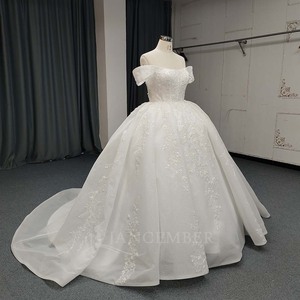 ANY195 Elegantes Vestidos de Novia con Cuello Barco y Bordado de Encaje - Product Image 2