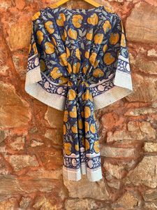 Marron Jaipuri coton fait à la main Caftan léger robe courte pour les femmes couverture de plage confortable avec imprimé Lotus pour vêtements de nuit - Product Image 4