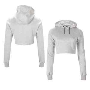 Sweat-shirt court pour femme, confectionné avec un tissu respirant offrant confort, chaleur et un style décontracté et tendance. - Product Image 1