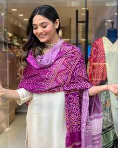 Nouveau Designer Pur Coton Alia coupé avec broderie Sikvans travail Kurti avec bas avec fantaisie Duppata Prêt à l'emploi Kurtis Set - Product Image 4