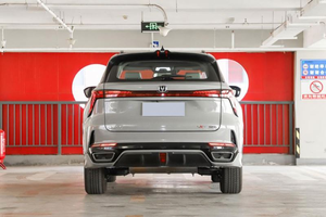 SUV compact d'occasion 2024, traction avant, 5 portes, 5 places, transmission automatique, intérieur foncé, SUV chinois abordable à vendre - Product Image 6