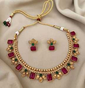 Ensemble de colliers de temple à la mode indien du sud de fleurs simples et ensembles de bijoux en plaqué or lourd de mariage antique traditionnel pour femmes - Product Image 2