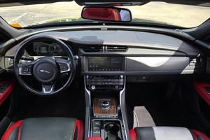 Jaguar XF Sportbrake First Edition 2018 parfaitement utilisée - Product Image 4