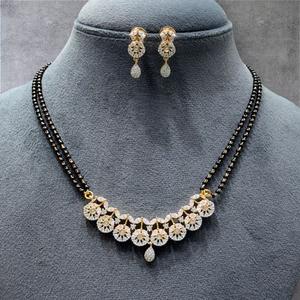 Ensemble Mangalsutra plaqué or nouveau design à la mode avec pendentif CZ et boucles d'oreilles assorties pour mariage et usage quotidien pour les femmes - Product Image 1