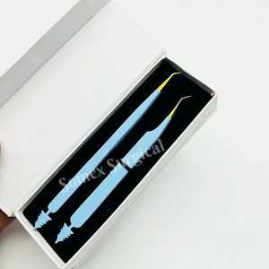 Pinzas para Pestañas de Acero Inoxidable de Alta Calidad, Color Azul Cielo Premium con Estuche Antimagnético - Product Image 1