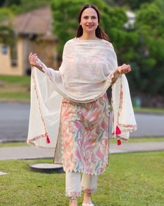 เสื้อผ้าลำลองดีไซน์ใหม่ ผ้าจอร์เจตต์เทียมเนื้อหนา พิมพ์ลายดิจิตอลแฟนซี ทอแบบพิเศษ ใส่ได้ทุกฤดู สำหรับผู้หญิง - Product Image 2