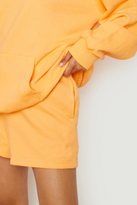 Conjunto de Sudadera con Capucha y Pantalones Cortos de Forro Polar de Algodón Grueso para Mujer, Personalizado, Invernal, Ecológico, Transpirable, de Dos Piezas, Estilo Jogger - Product Image 2