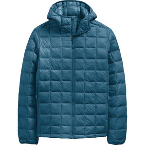 Veste matelassée isolante pour homme, conçue pour le confort par temps froid, légère, chaude, coupe structurée et style décontracté moderne. - Product Image 1