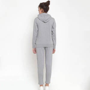 Conjunto personalizado de chándal de manga larga de moda para mujer, ajuste regular de fábrica OEM/ODM. - Product Image 2