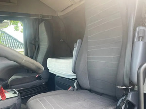 Tractor Diésel Usado 6x4 con Retarder Topline R580 de 2014, Norma de Emisiones Euro 3, Volante a la Izquierda, para Transporte Minero - Product Image 5