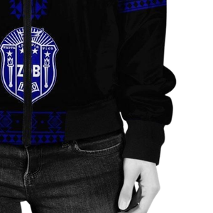 Chaqueta de Satén Zeta Phi Beta para Mujer, Estilo Griego 1920, Azul y Blanco, Prenda Premium con Bordado de Escudo, Estilo Universitario - Product Image 6