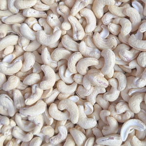 Prix de gros des noix de cajou bon marché dans le monde entier, vente en gros de noix de cajou WW240 Vietnam Santigo Viet Nam, délai de livraison court - Product Image 1