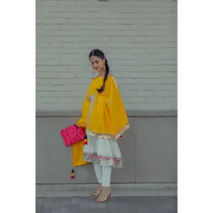 Ensemble de costume en rayonne blanc pour femmes - Product Image 4