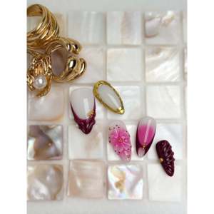 Ruby Empress Press-On Nail : Accessoire de nail art élégant et luxueux - Product Image 4