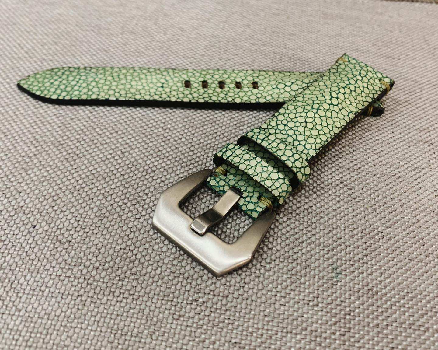 สีเขียว