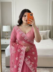 Sari indien en tissu léger pour les fêtes et les occasions spéciales, avec des pièces de chemisier en soie de Bangalore pour femmes - Product Image 5