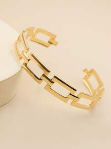 Elegant Wear Metal <b>Bracelet</b> Adds Touch Of Luxury Sophistication Comfort And Stylish Appeal For Everyday Fashion - Product Image 2
