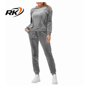 Chándal de terciopelo de dos piezas sólido de talla grande personalizado para mujer, chándal de terciopelo transpirable para ropa informal de invierno, conjunto de ropa - Product Image 2