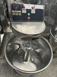 Boulangerie spécialisée 25Kg 1180x680x1040 220V/380V Vietnam nouvelle condition qualité 5.5Kw/h. mélangeur avec 1 an de garantie - Product Image 2