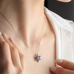 Collar de Plata de Ley Hallmark con Flor de Loto Morada, Circonita, Diamante, Perla, Bañado en Rodio, Cadena de Caja, Oro Rosa, Platino, Moderno - Product Image 3